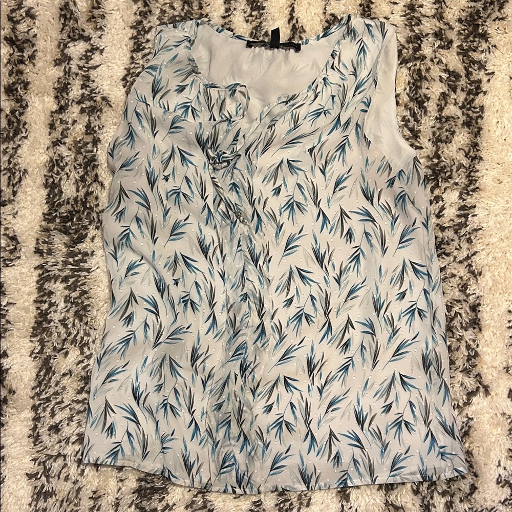 White House Black Market Blue Leaf Pattern Blouse